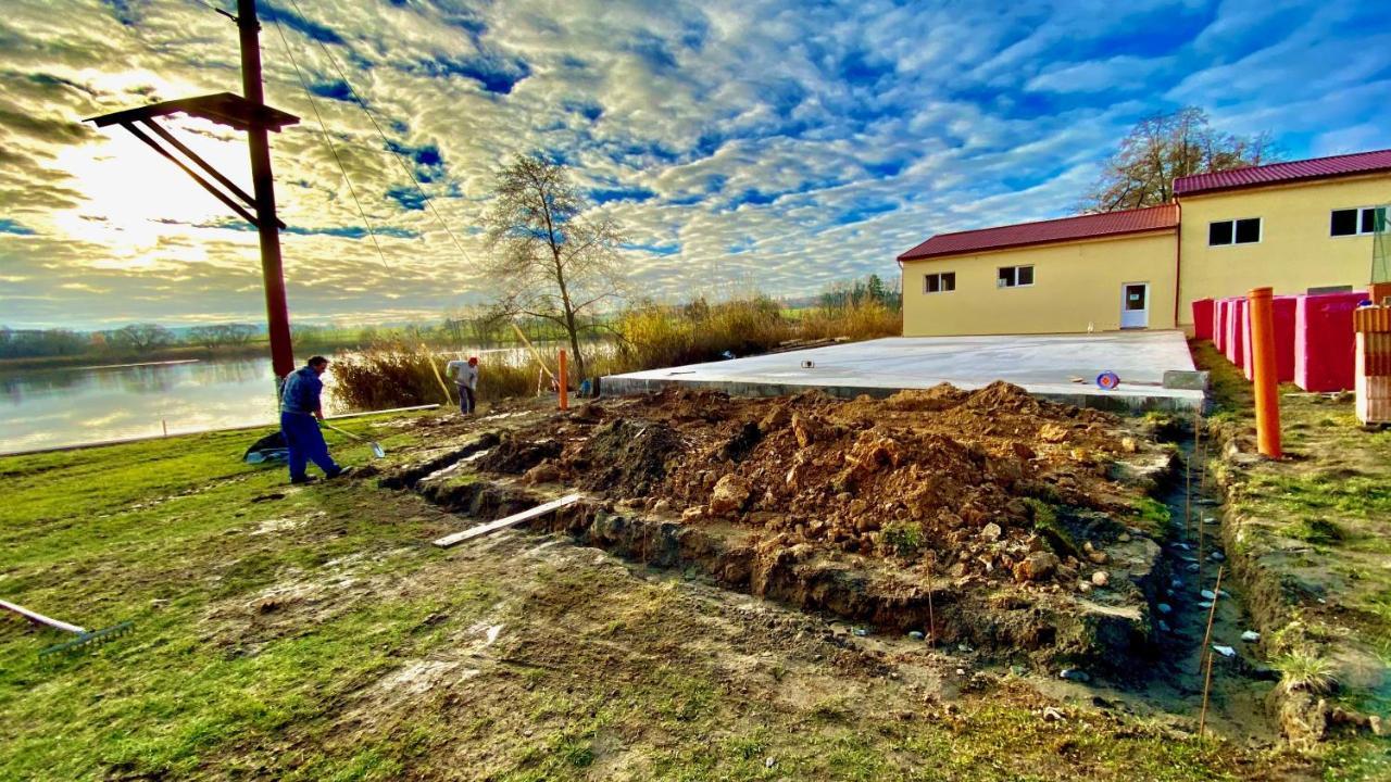 Готель Rekreacni Areal Zbraslavice Екстер'єр фото